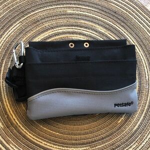 PetSafe Dog Training Treat Pouch With Adjustable Belt BRAND NEW!!